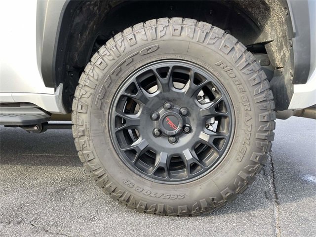 Used 2025 Toyota 4Runner TRD Off-Road image 9
