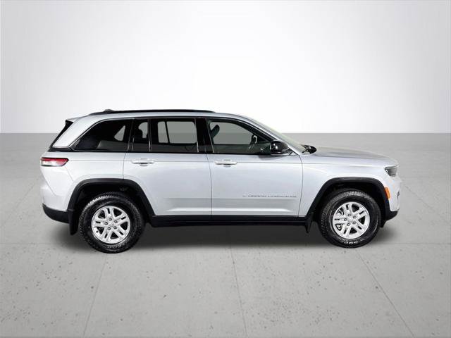 Certified 2025 Jeep Grand Cherokee Laredo w/ MOPAR Finishing Package AWD/4WD image 6