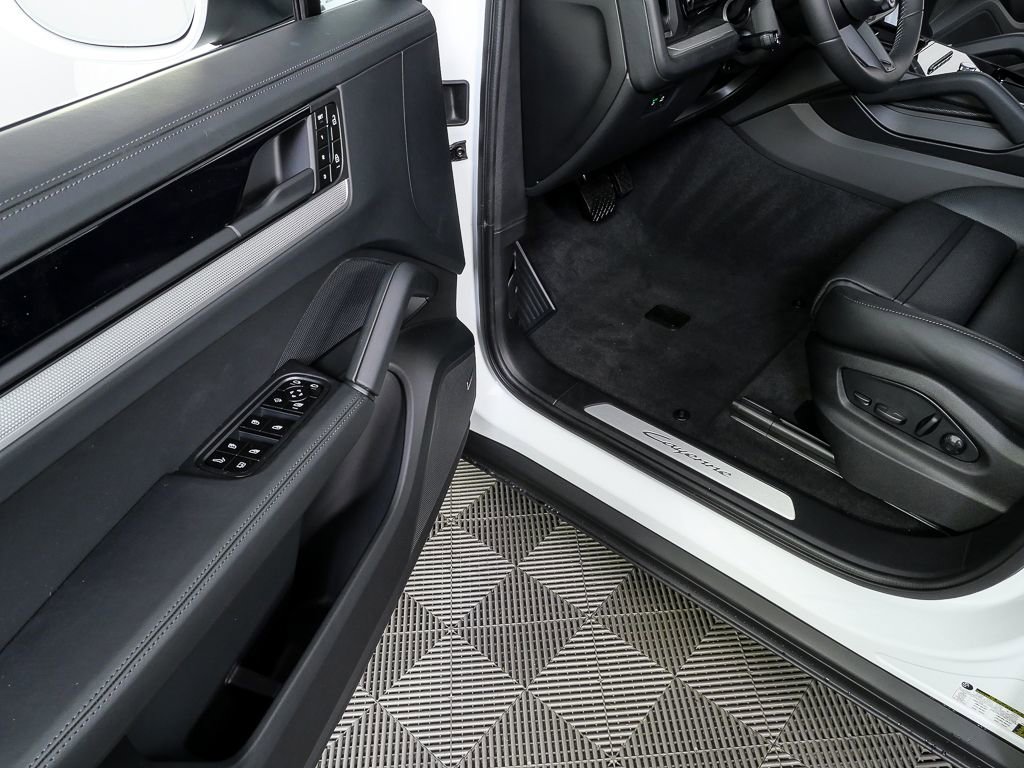 New 2026 Porsche Cayenne E-Hybrid Coupe image 8