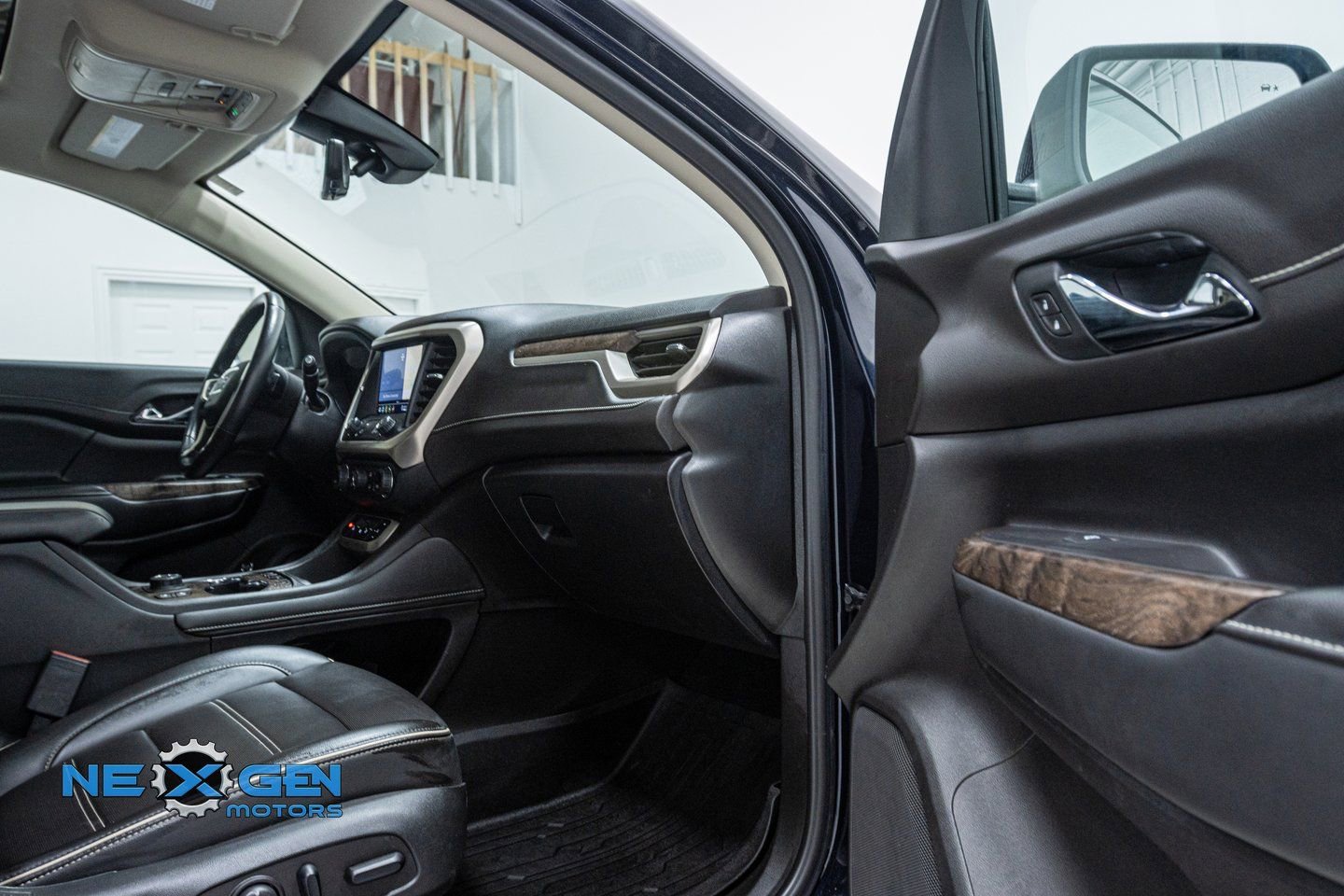 Used 2021 GMC Acadia Denali w/ Denali Ultimate Package image 37