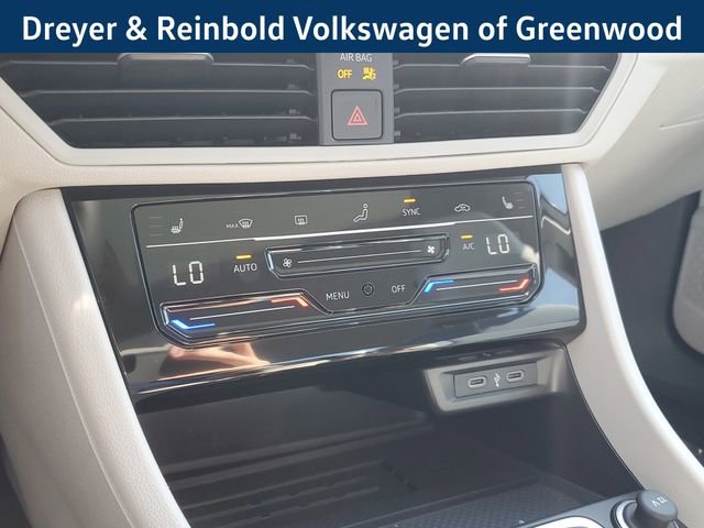 New 2025 Volkswagen Jetta SE image 31