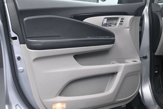 Used 2018 Honda Pilot Touring image 17