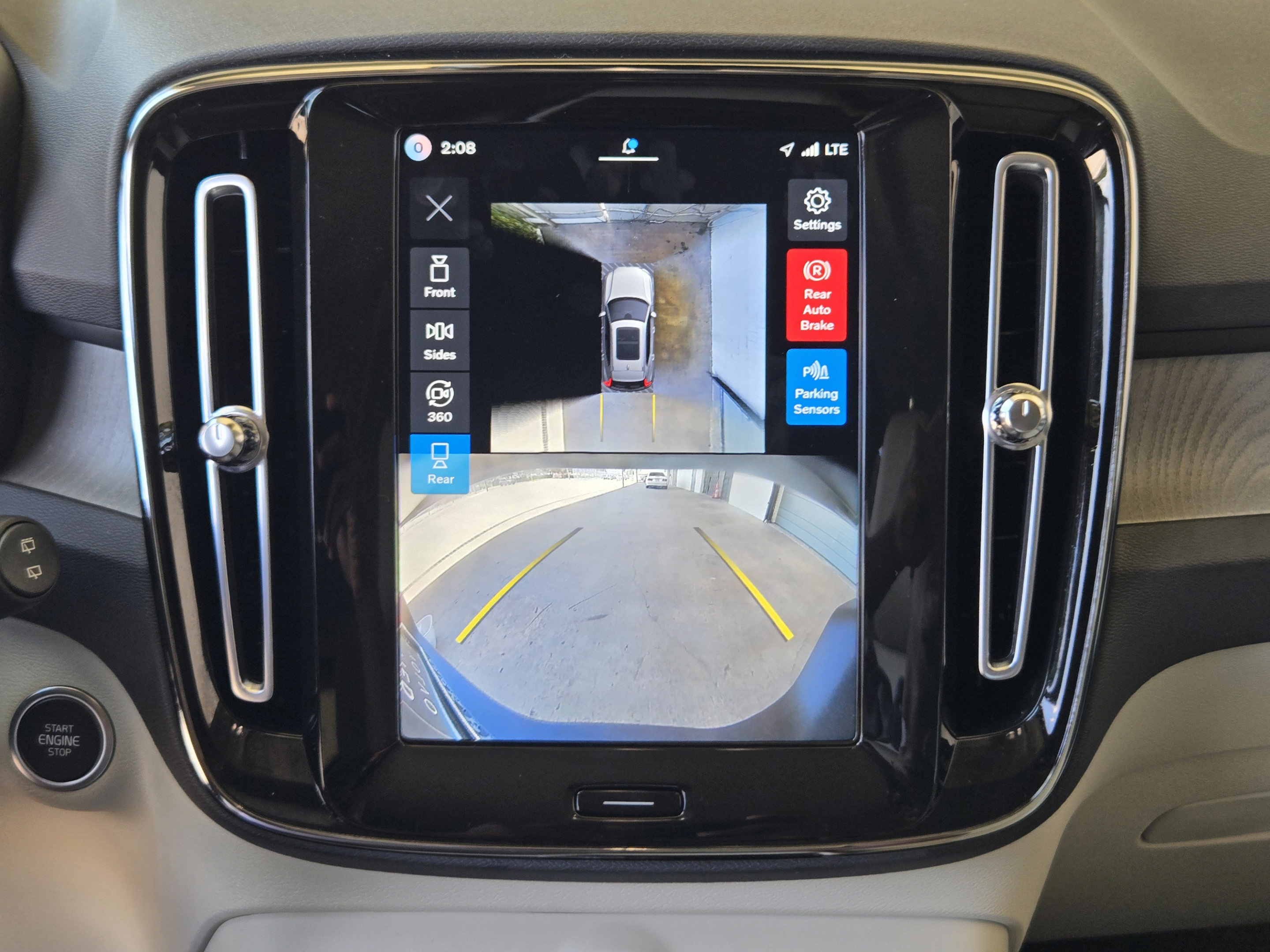 Used 2022 Volvo XC60 B5 Inscription w/ Advanced Package FWD image 16