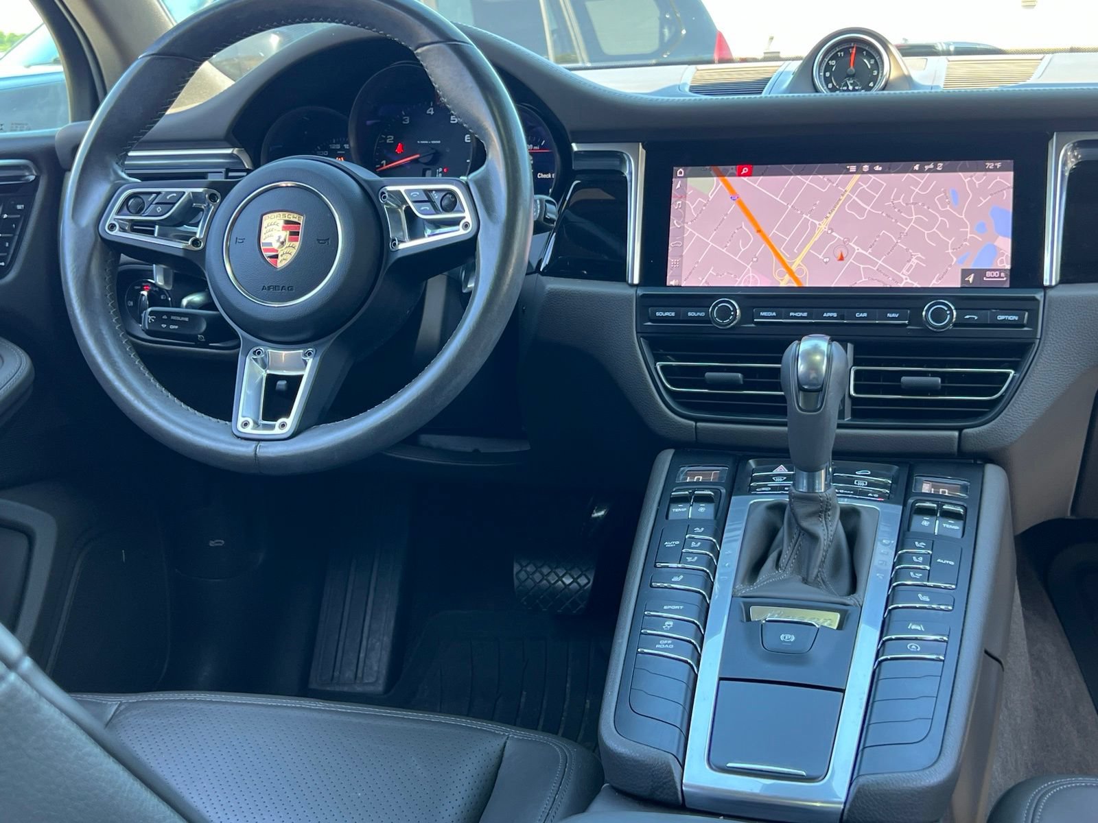 Certified 2021 Porsche Macan AWD/4WD image 14