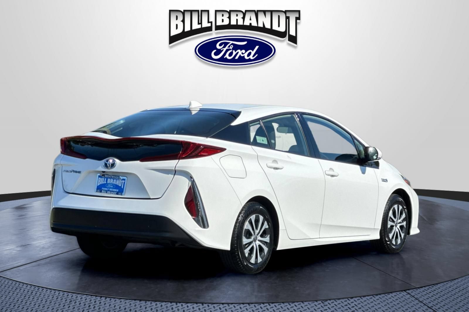Used 2020 Toyota Prius Prime LE FWD image 3