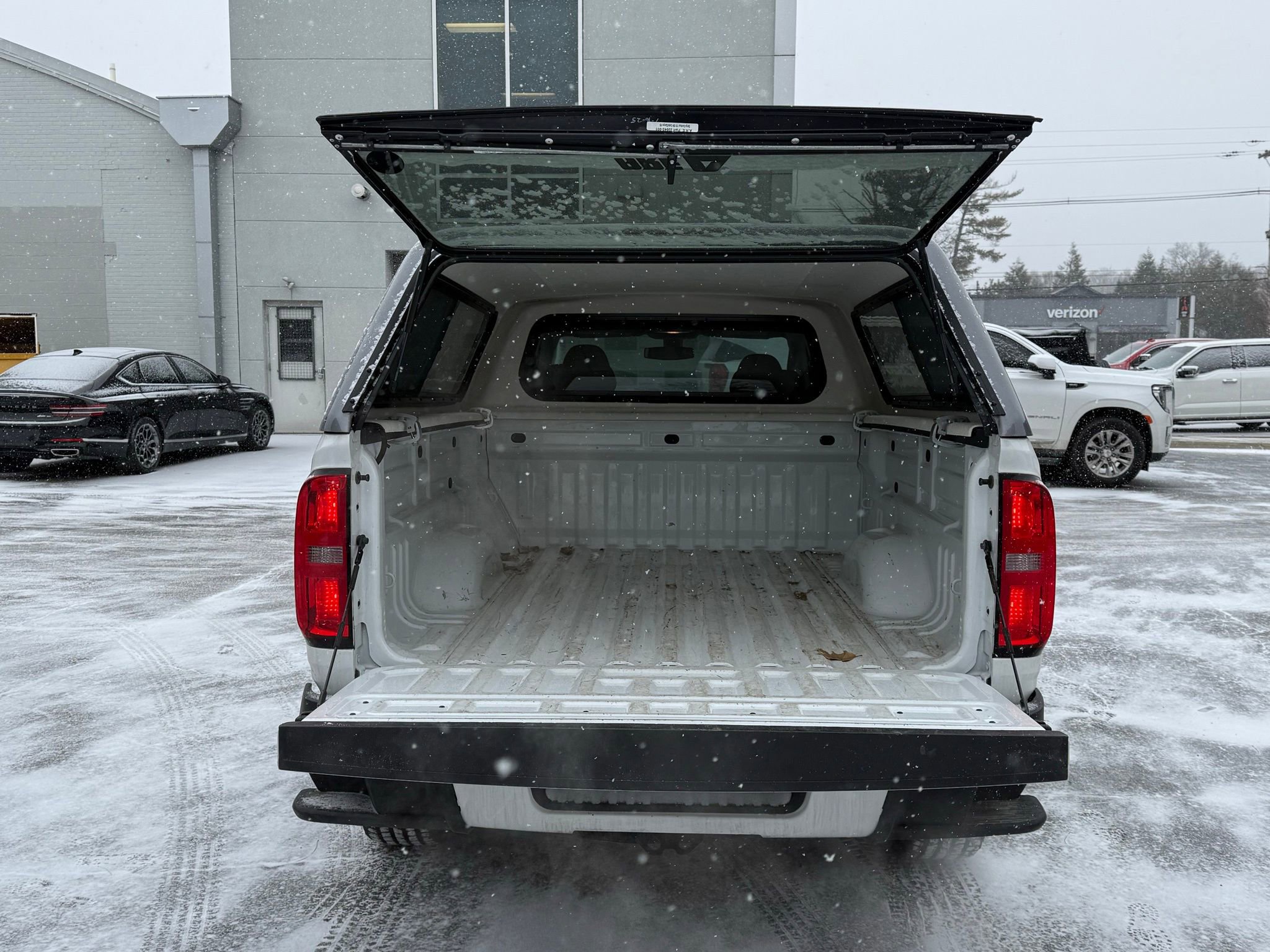 Used 2018 Chevrolet Colorado W/T image 25