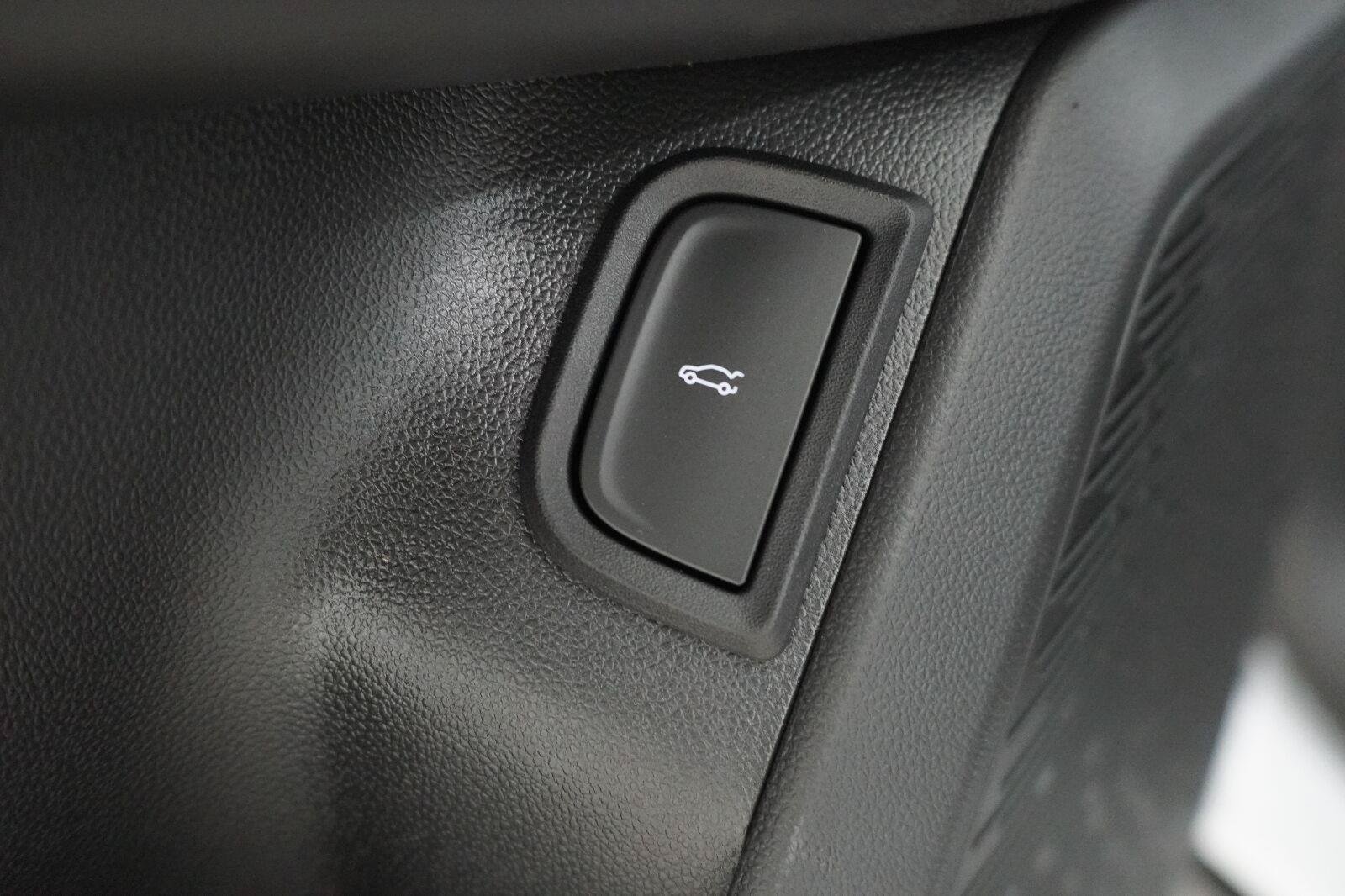 New 2027 Chevrolet Equinox RS w/ LPO, Floor Liner Package FWD image 20