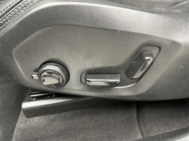 Used 2021 Volvo XC60 T5 Inscription w/ Advanced Package image 12