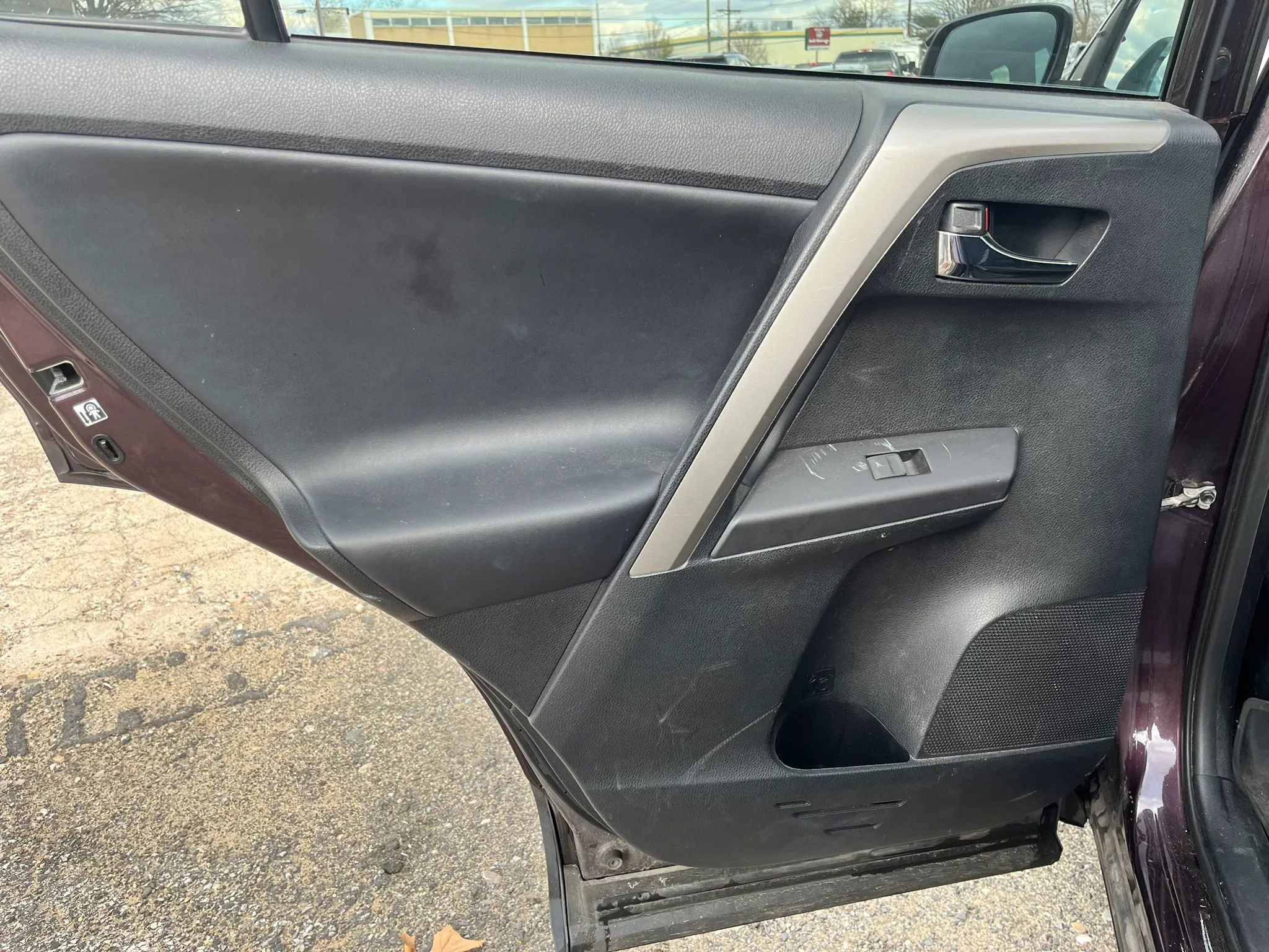 Used 2017 Toyota RAV4 XLE image 12