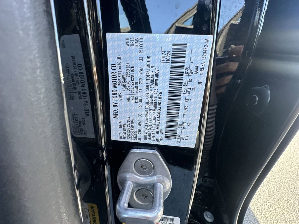 Used 2025 Lincoln Nautilus Premier w/ Jet Appearance Package image 19