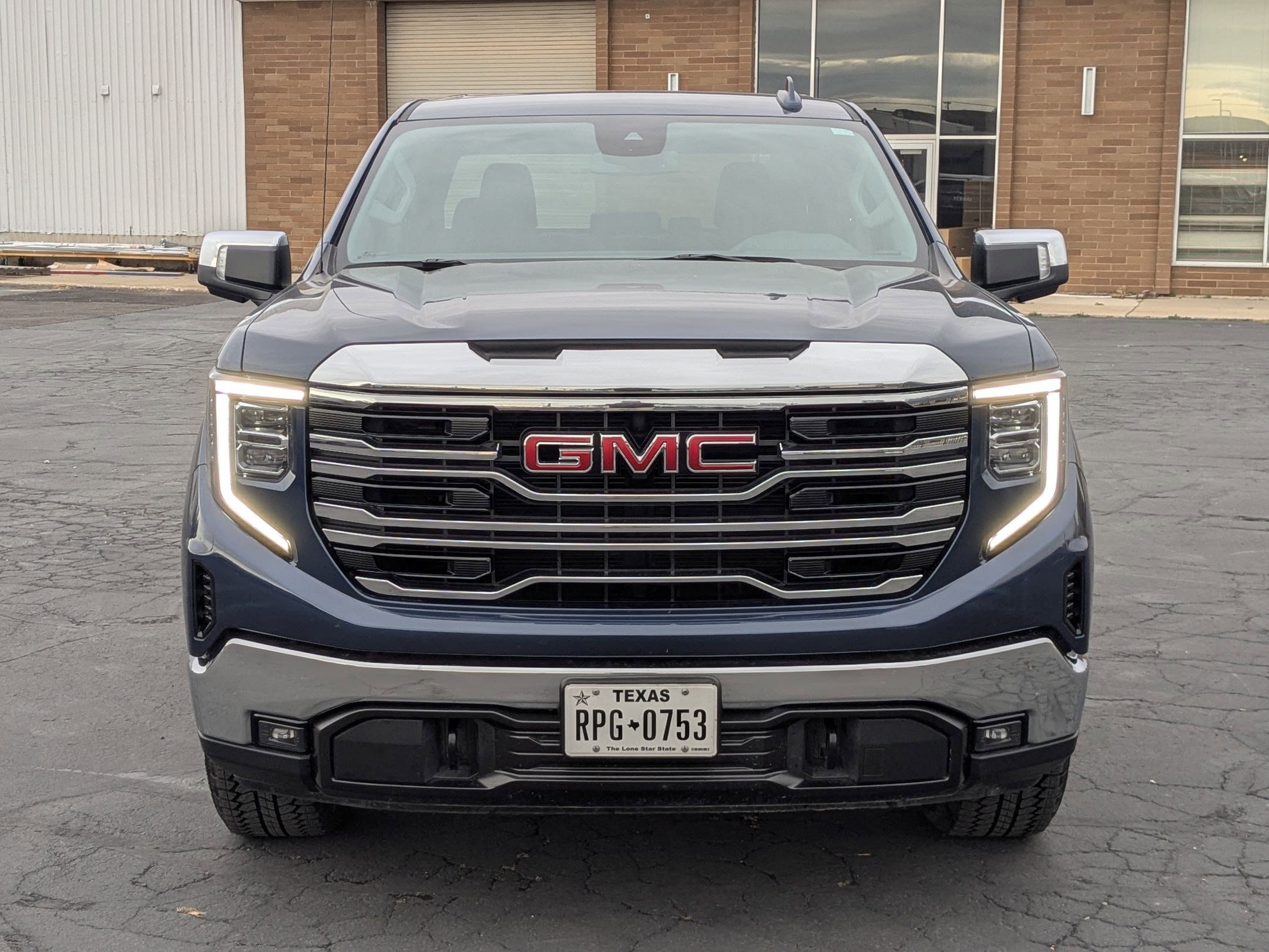 Used 2022 GMC Sierra 1500 SLT w/ SLT Convenience Package image 11