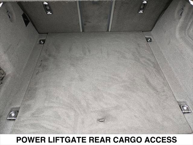 Used 2024 Jaguar F-PACE R-Dynamic S image 31