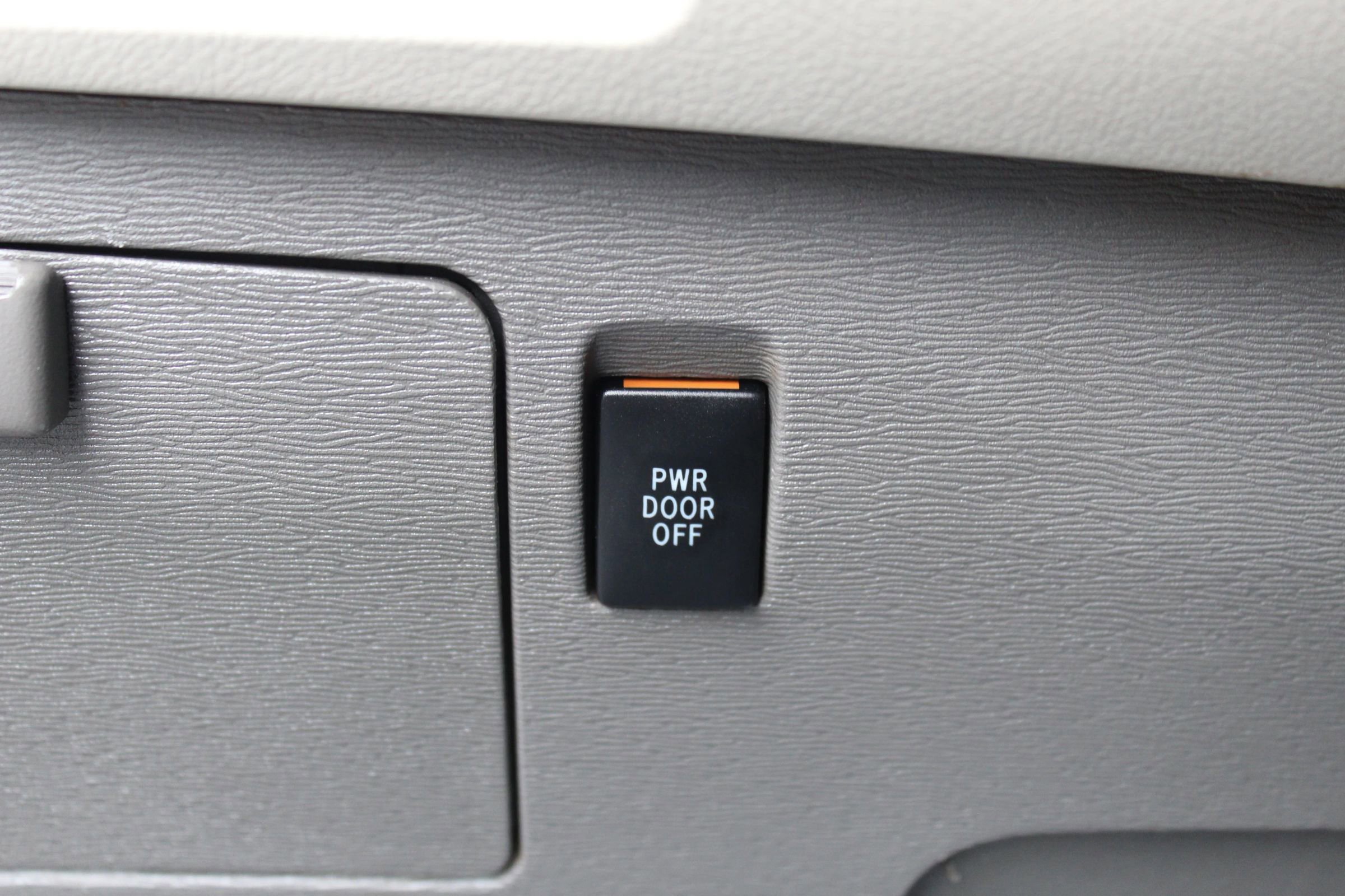 Used 2015 Toyota Sienna XLE Premium image 24