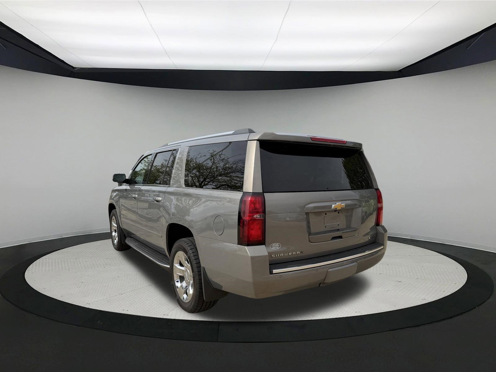 Used 2018 Chevrolet Suburban Premier w/ Max Trailering Package AWD/4WD image 7