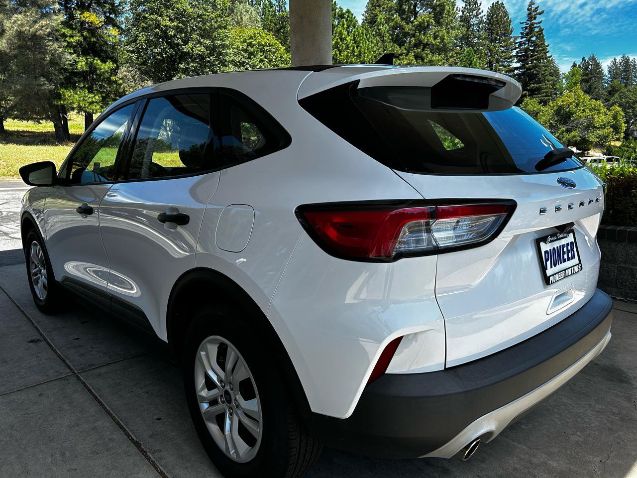 Used 2022 Ford Escape S FWD image 4