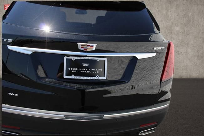 New 2025 Cadillac XT5 Luxury image 9