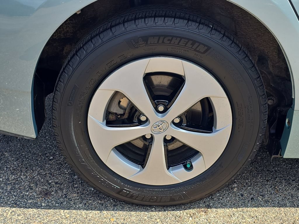 Used 2015 Toyota Prius Two FWD image 28