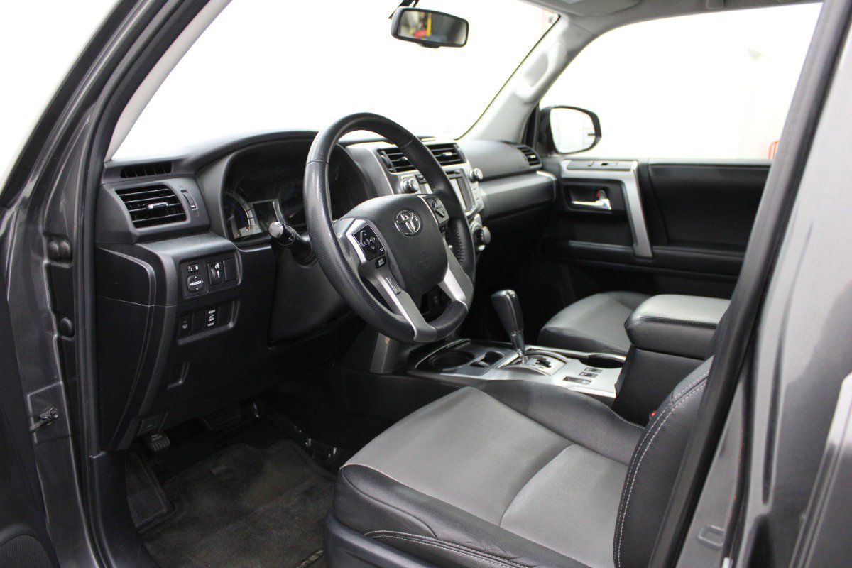 Used 2018 Toyota 4Runner SR5 Premium RWD image 7