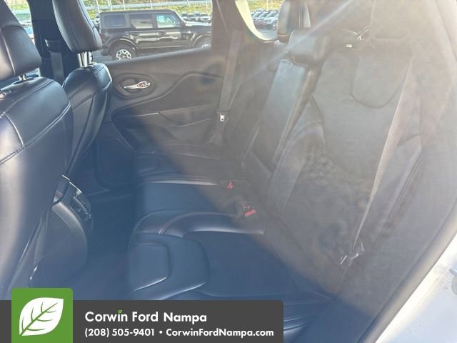 Used 2021 Jeep Cherokee Trailhawk image 12