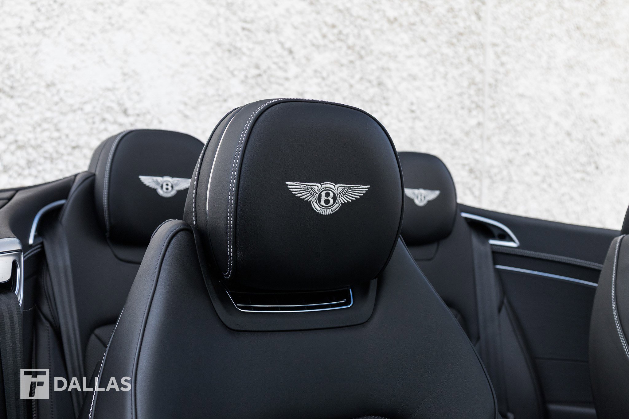 Used 2023 Bentley Continental GT V8 image 35