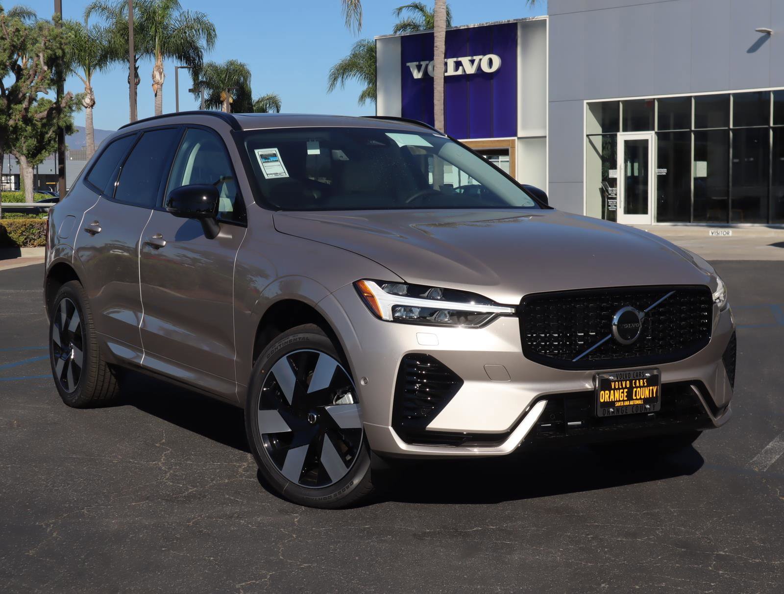 Used 2025 Volvo XC60 T8 Plus w/ Climate Package