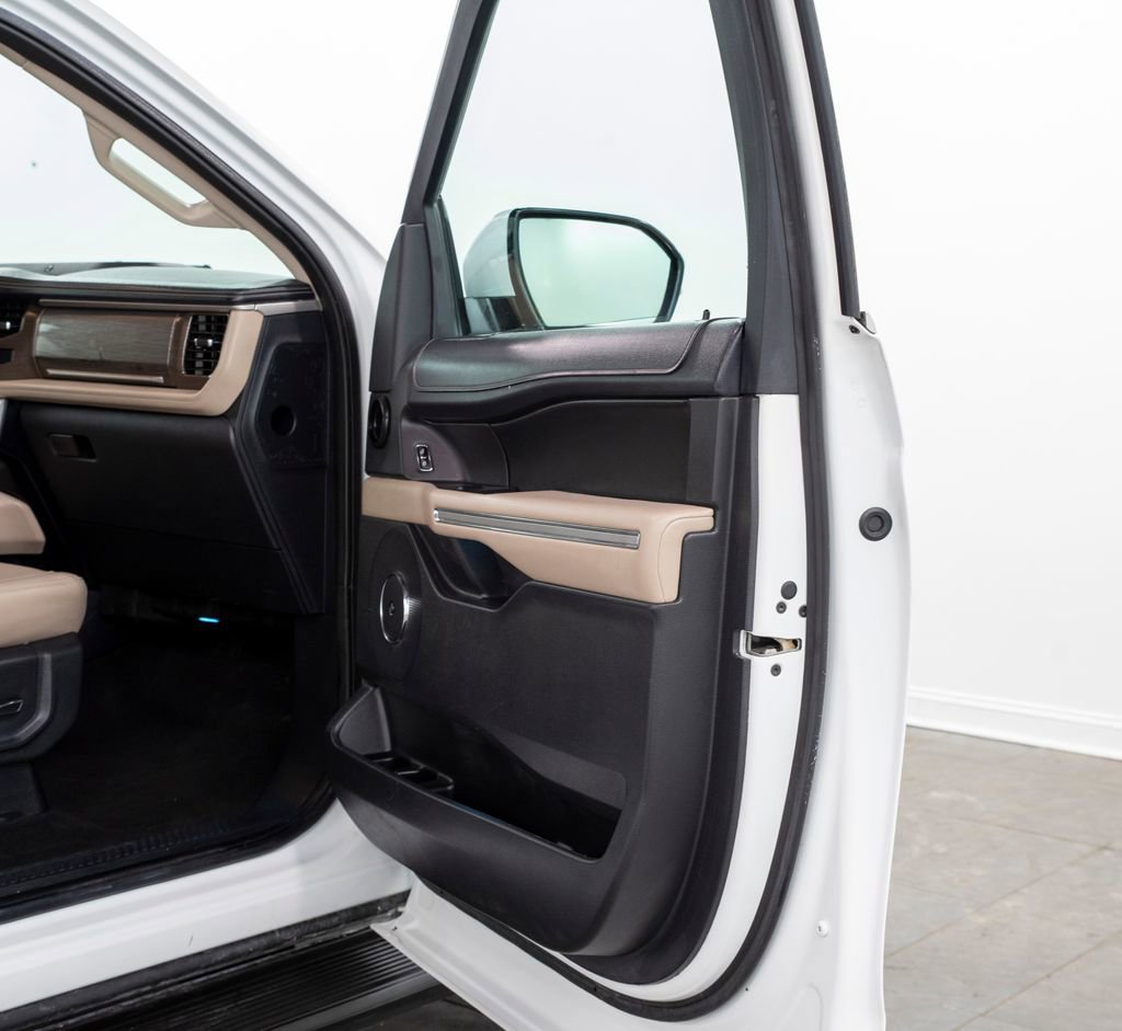 Used 2024 Ford Expedition Max Limited AWD/4WD image 23