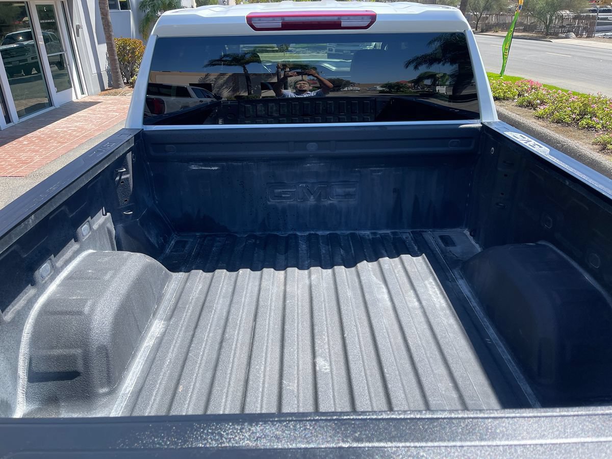 Used 2025 GMC Sierra 1500 AT4 AWD/4WD image 10