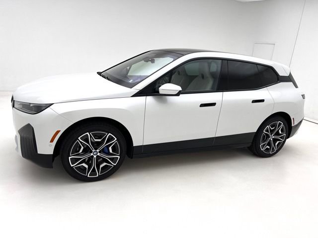 Certified 2024 BMW iX xDrive50 w/ Premium Package AWD/4WD image 5