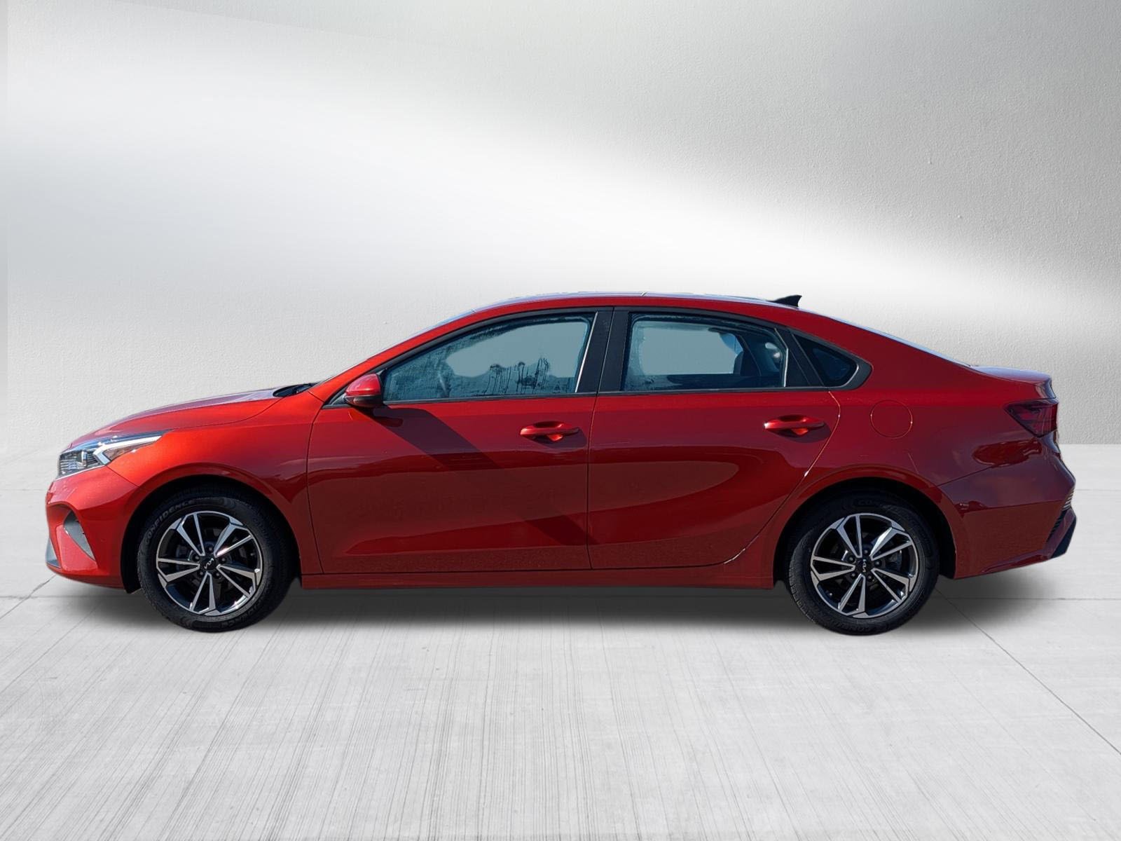 Used 2023 Kia Forte LXS FWD image 4