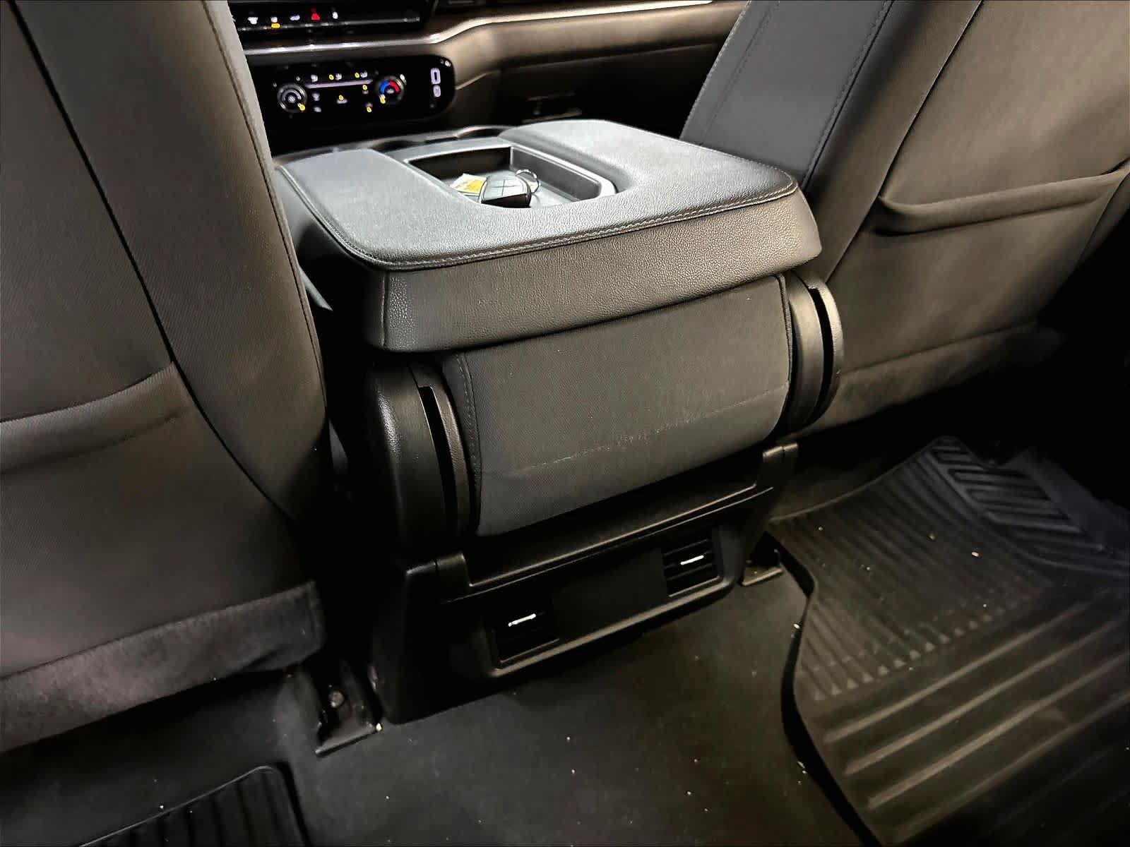 Used 2024 Chevrolet Silverado 2500 LT AWD/4WD image 36