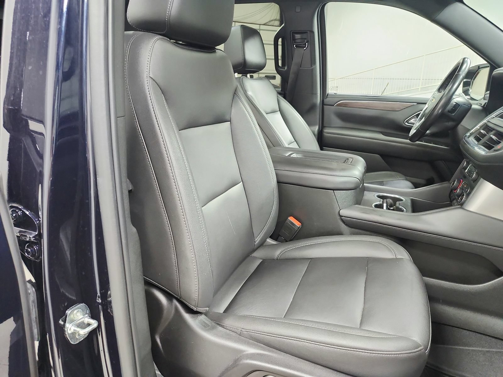 Used 2022 Chevrolet Tahoe LT w/ Luxury Package AWD/4WD image 42