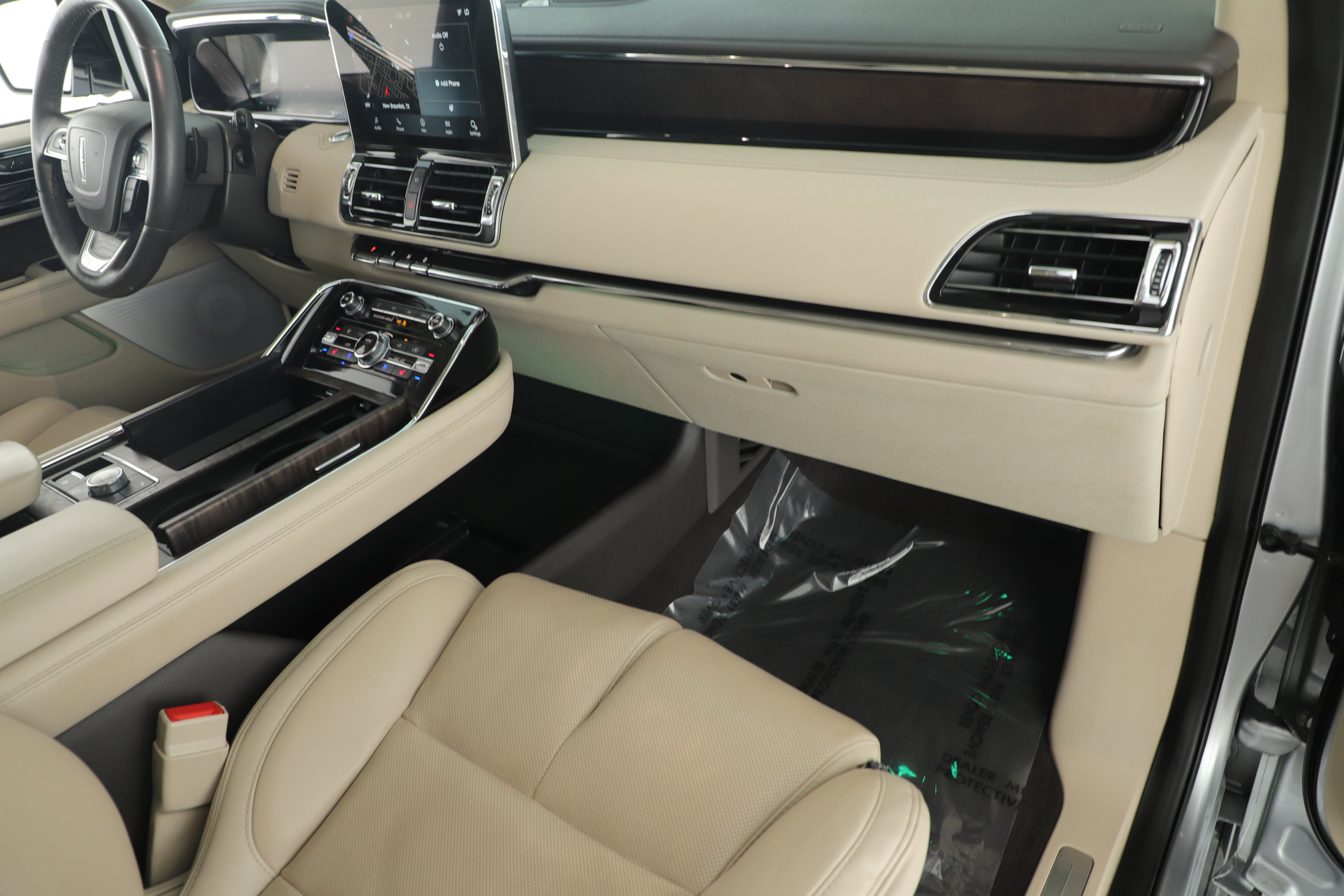 Certified 2021 Lincoln Navigator Reserve w/ Luxury Package image 21