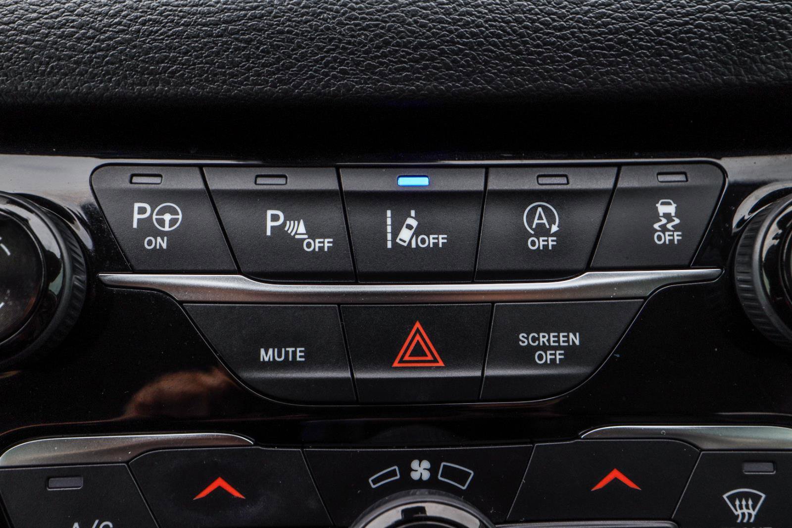 Used 2019 Chrysler Pacifica Touring-L w/ Advanced Safetytec Group FWD image 12