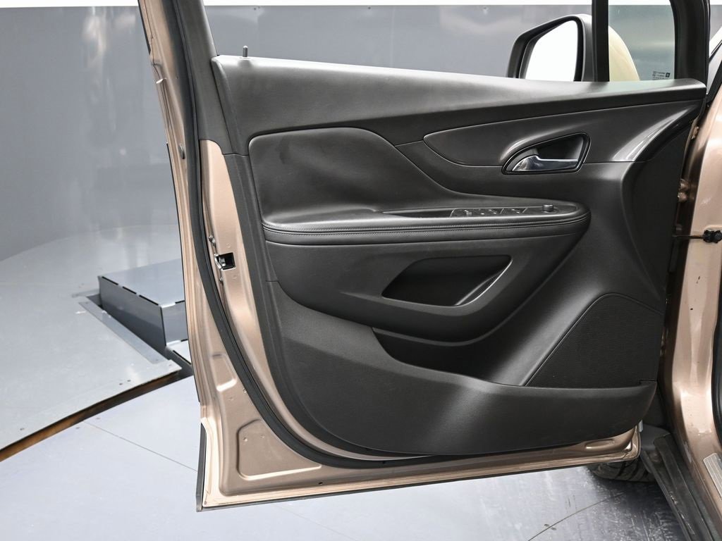 Used 2018 Buick Encore Preferred image 36