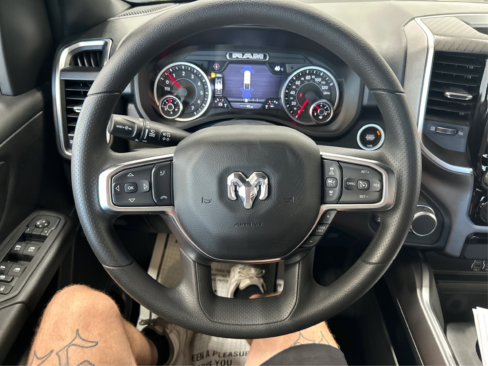 New 2026 RAM 1500 Express AWD/4WD image 15