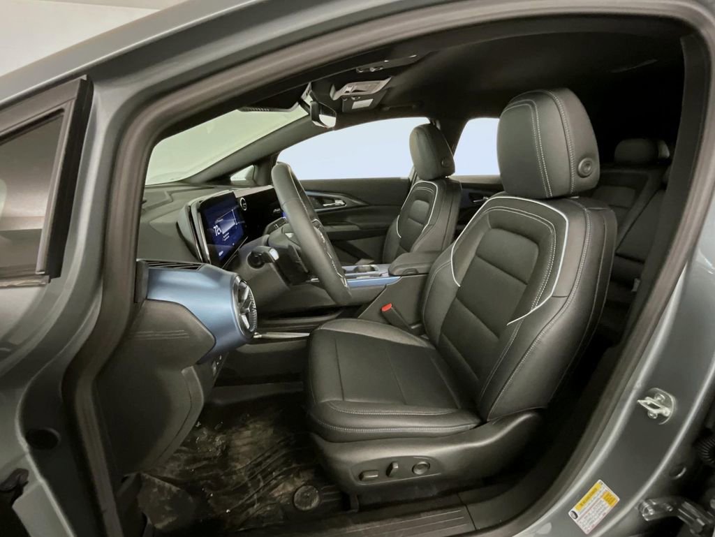 New 2026 Chevrolet Equinox EV LT image 9