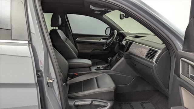 Used 2021 Volkswagen Atlas Cross Sport SE w/ Panoramic Sunroof Package image 19