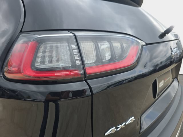 Used 2019 Jeep Cherokee Limited w/ Luxury Group AWD/4WD image 37