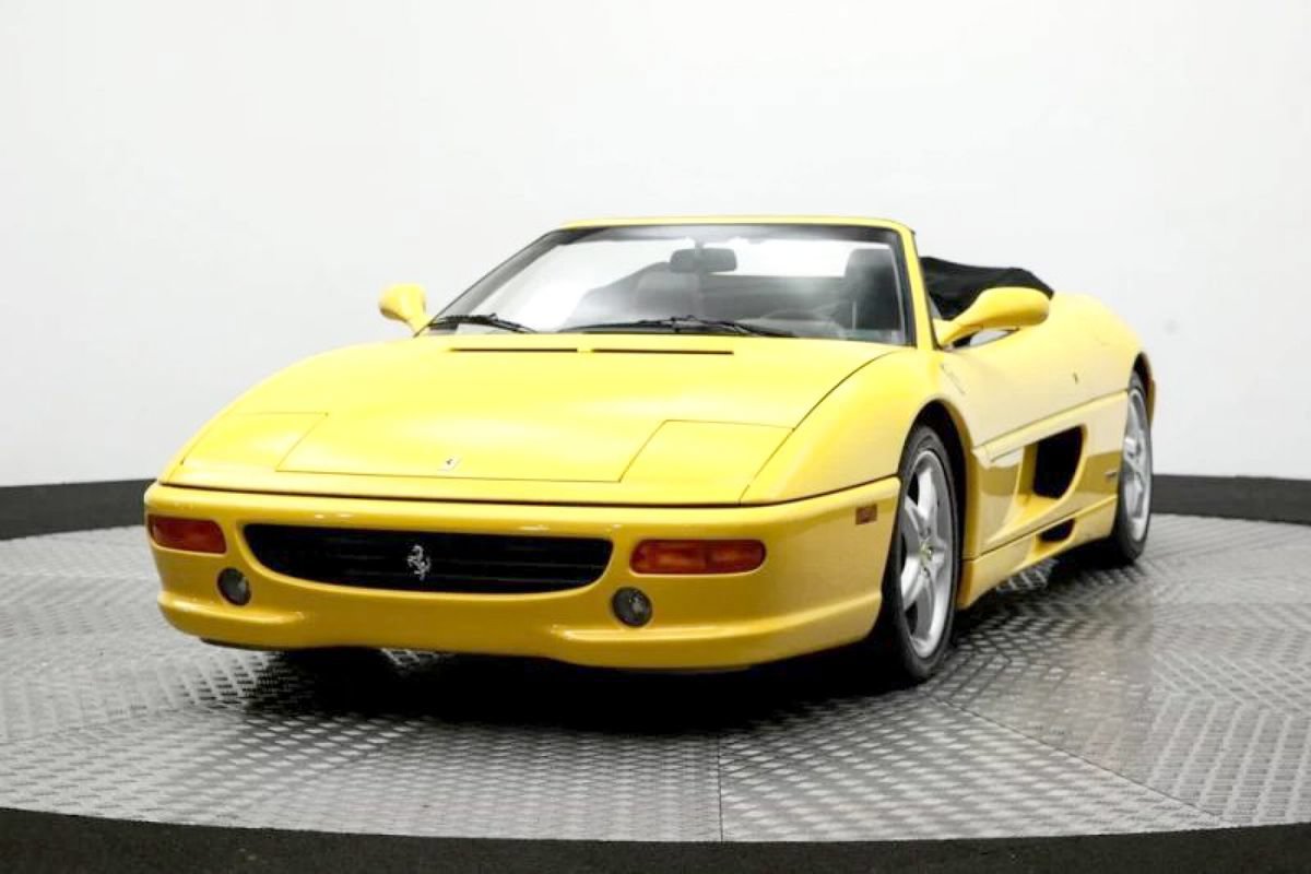 Used 1999 Ferrari F355 Spider RWD image 2