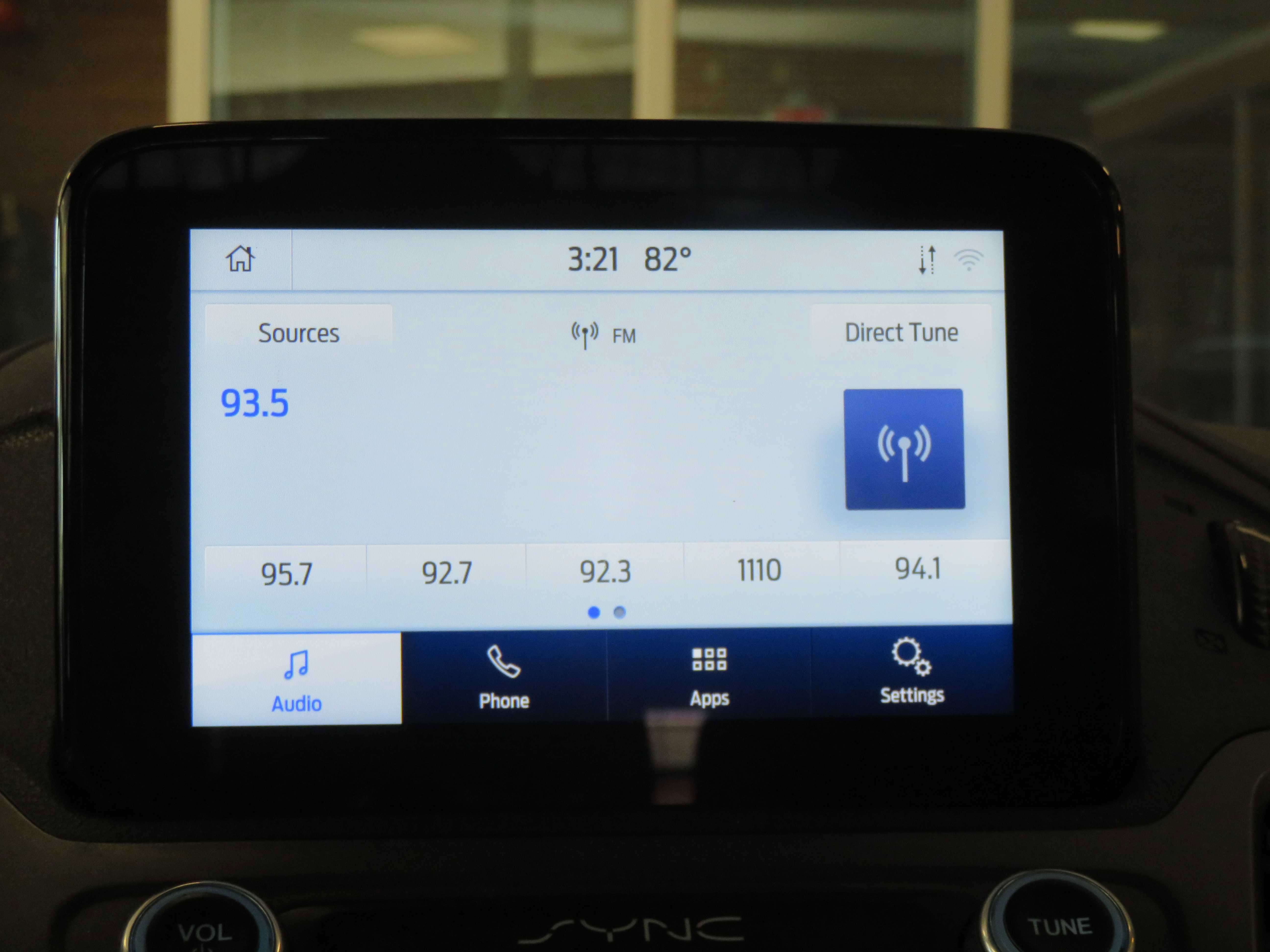 Used 2022 Ford Transit Connect XLT image 47