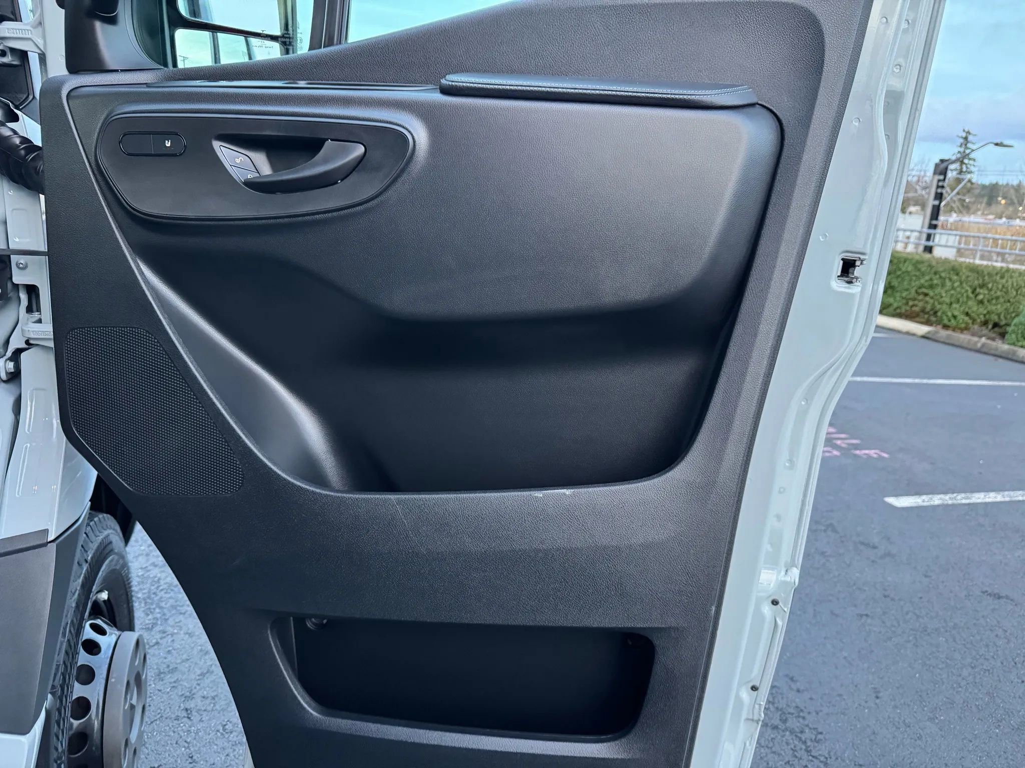 Used 2021 Mercedes-Benz Sprinter 3500 image 42