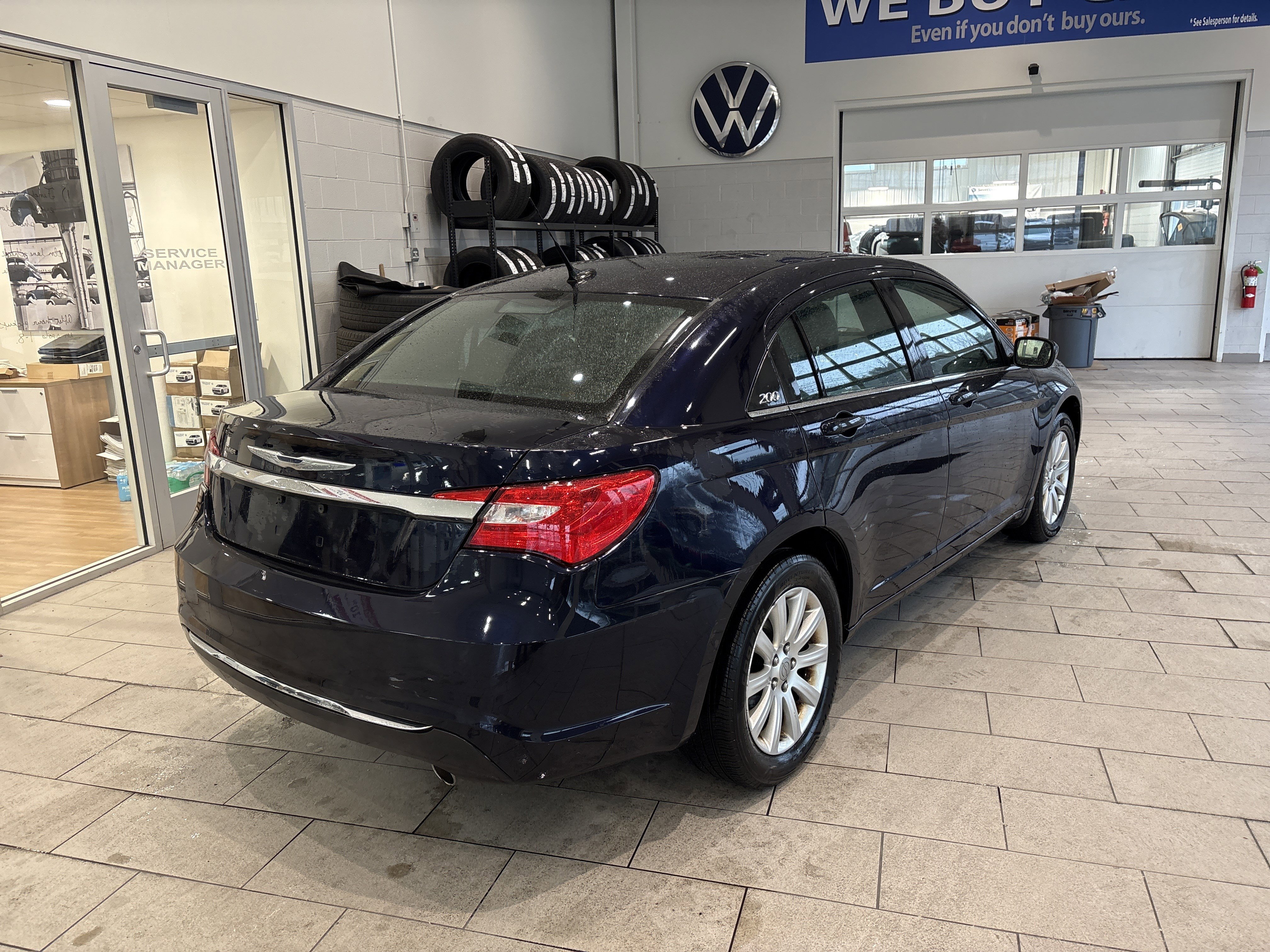 Used 2011 Chrysler 200 Touring w/ Cold Weather Group image 4