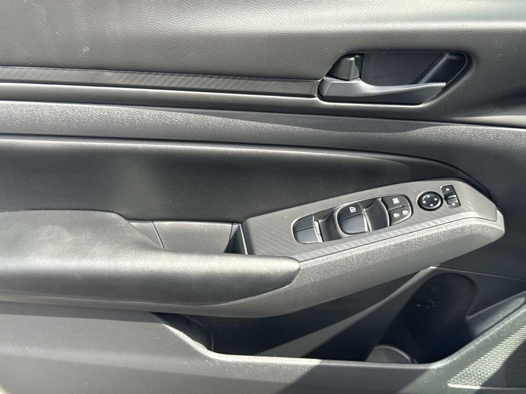 Certified 2025 Nissan Altima 2.5 S image 16