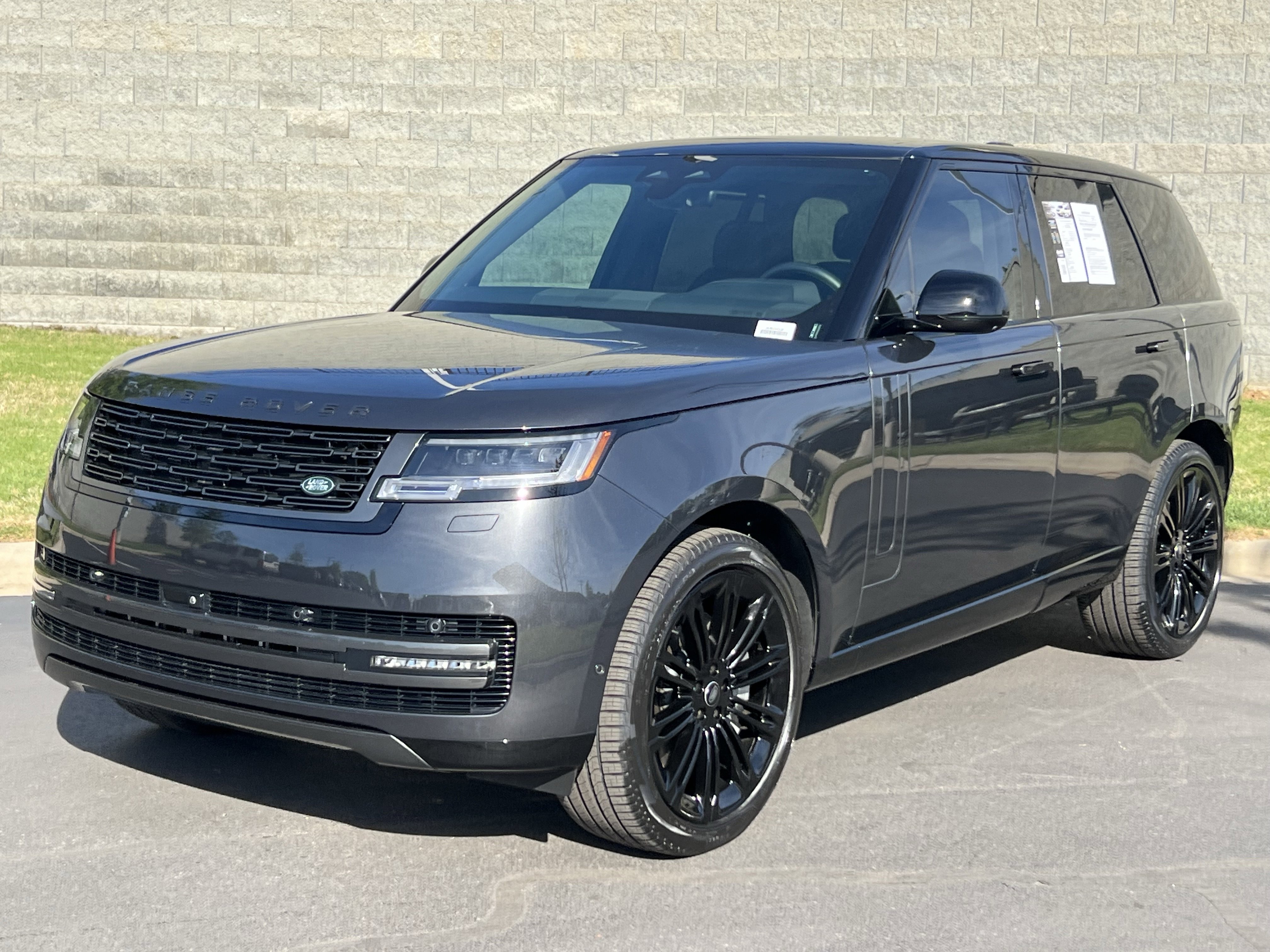 Certified 2024 Land Rover Range Rover SE image 2