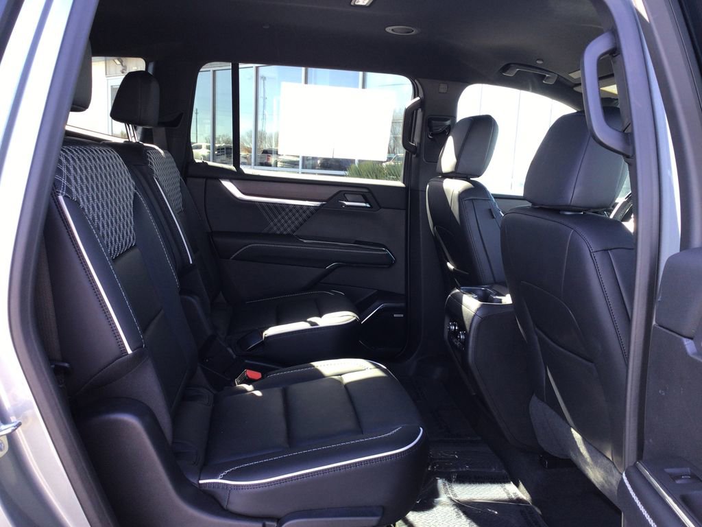 Used 2025 GMC Acadia Denali w/ Super Cruise Package image 7