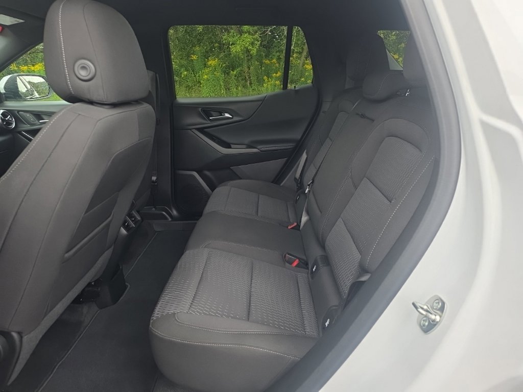 Used 2025 Chevrolet Equinox LT w/ Safety and Technology Package AWD/4WD image 22