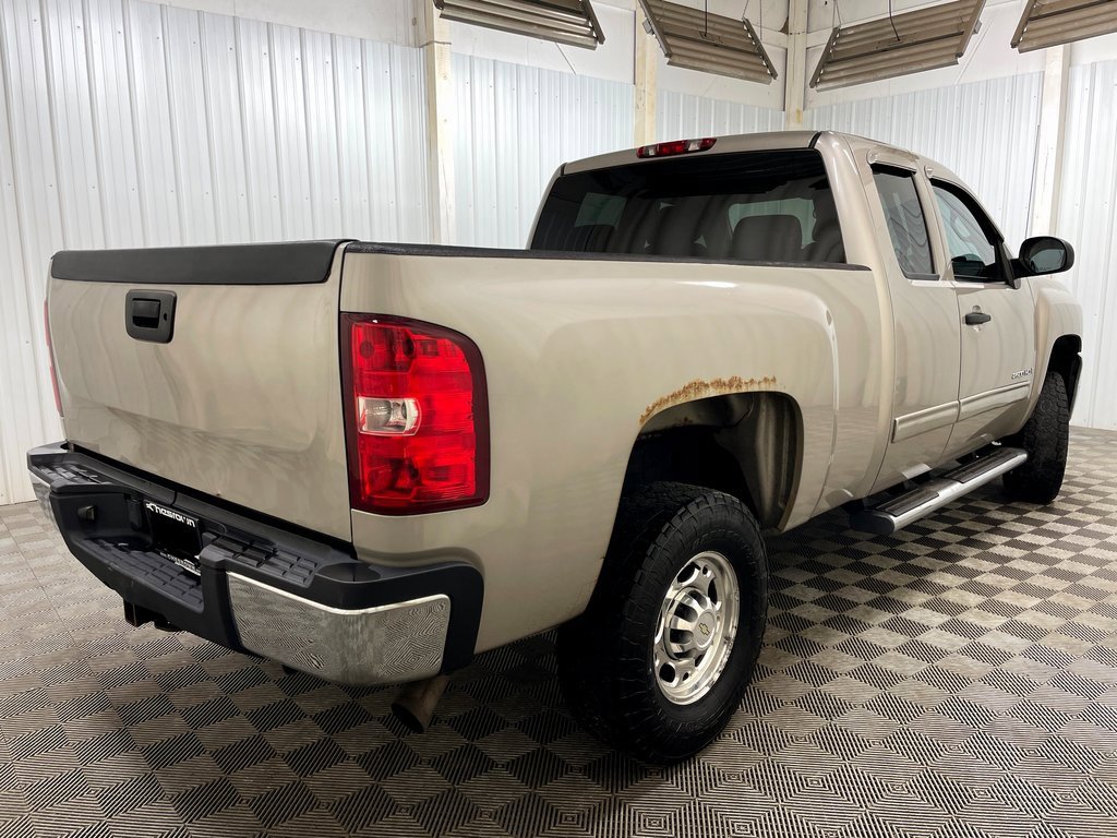 Used 2009 Chevrolet Silverado 2500 LT w/ Exterior Plus Package image 14