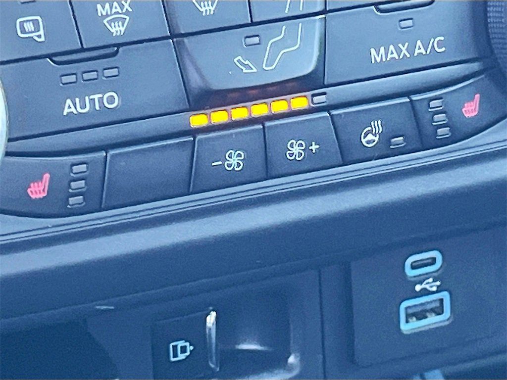 Used 2024 Ford Maverick Lariat w/ Black Appearance Package image 21