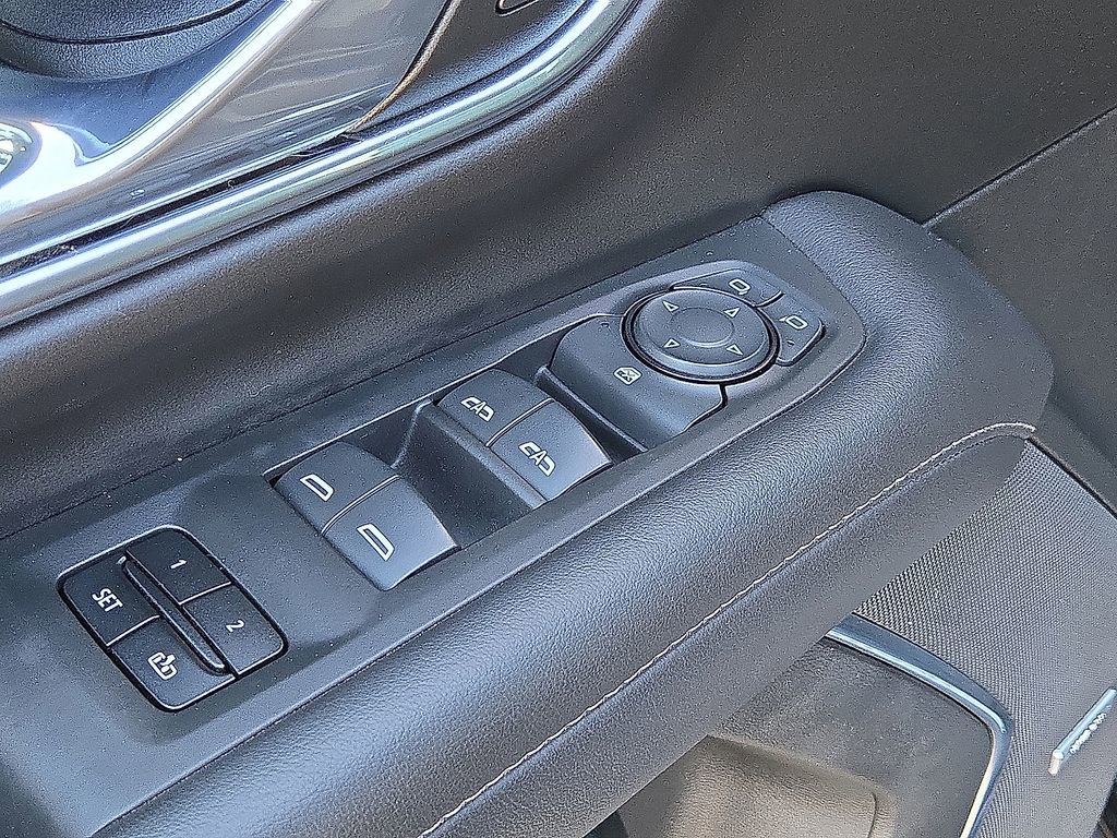 Used 2023 Chevrolet Suburban LT image 23