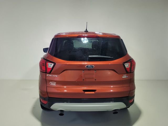 Used 2019 Ford Escape SE image 18
